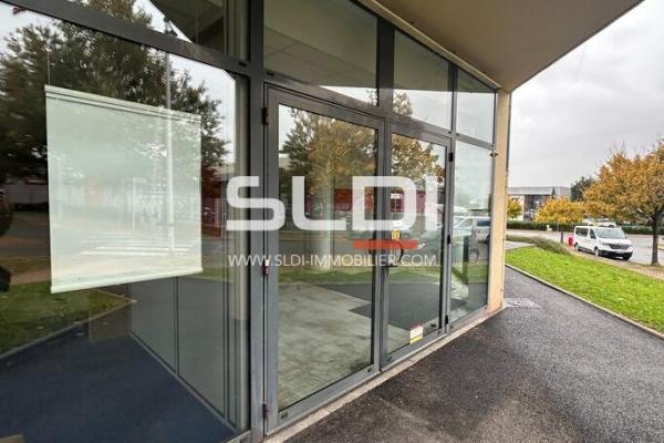 Commerces A LOUER - LIMAS - 115 m²