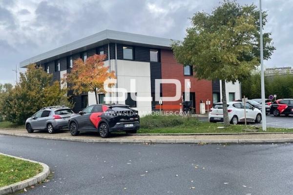 Bureaux A VENDRE OU A LOUER - RILLIEUX LA PAPE - 492 m²
