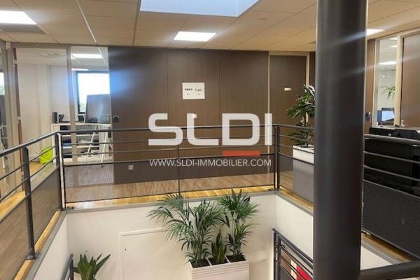 Bureaux A VENDRE OU A LOUER - RILLIEUX LA PAPE - 492 m²
