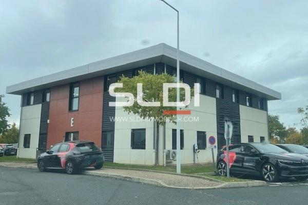 Bureaux A VENDRE OU A LOUER - RILLIEUX LA PAPE - 494 m²