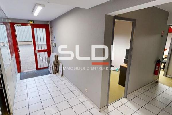 Locaux d'activités A LOUER - VENISSIEUX - 1 275 m²