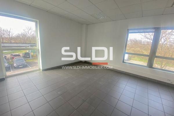 Bureaux A LOUER - SAINT PRIEST - 392 m²