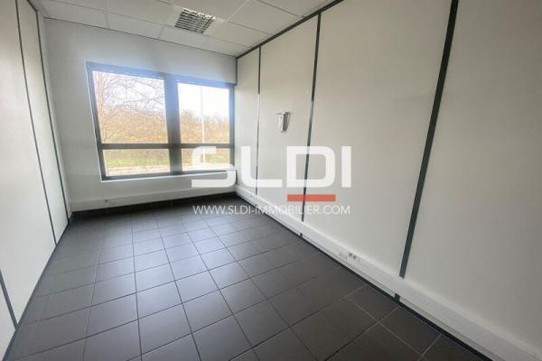 Bureaux A LOUER - SAINT PRIEST - 392 m²