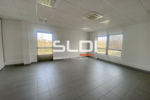 Bureaux A LOUER - SAINT PRIEST - 392 m²