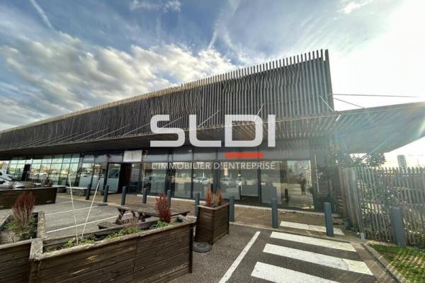 Commerces A LOUER - SAINT BONNET DE MURE - 443 m²