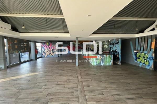 Commerces A LOUER - SAINT BONNET DE MURE - 443 m²