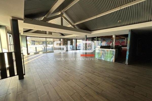 Commerces A LOUER - SAINT BONNET DE MURE - 443 m²