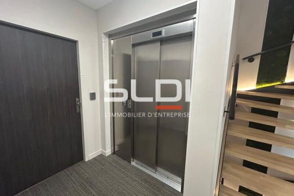 Bureaux A LOUER - DARDILLY - 345 m²