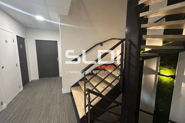 Bureaux A LOUER - DARDILLY - 345 m²