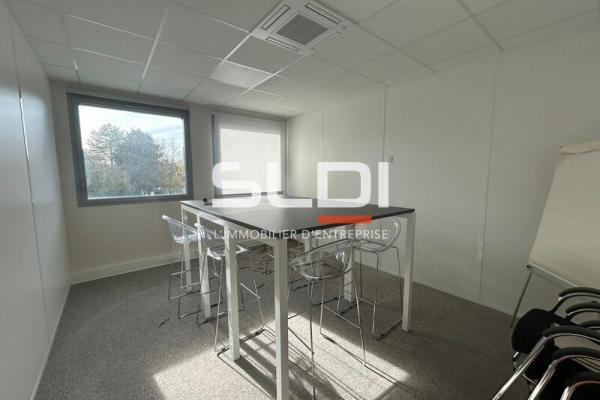 Bureaux A LOUER - DARDILLY - 345 m²