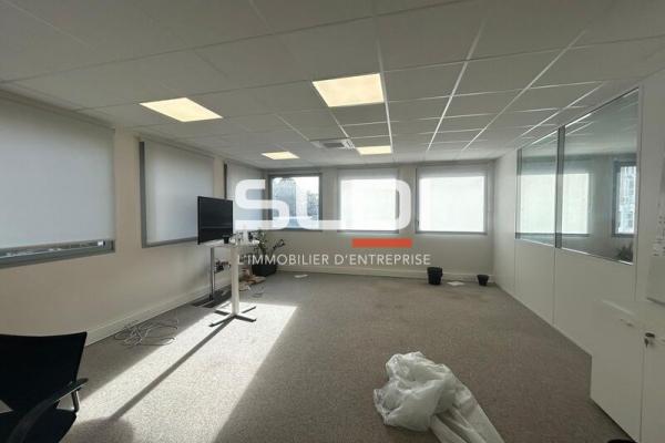 Bureaux A LOUER - DARDILLY - 345 m²