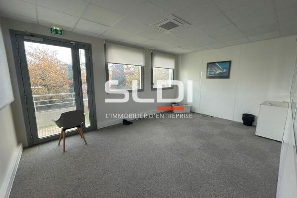 Bureaux A LOUER - DARDILLY - 345 m²