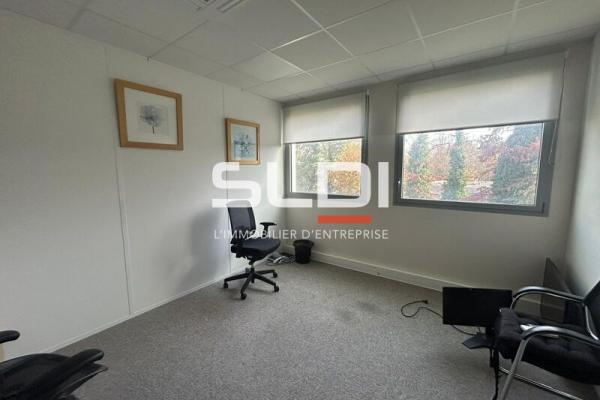 Bureaux A LOUER - DARDILLY - 345 m²
