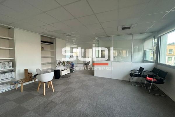 Bureaux A LOUER - DARDILLY - 345 m²