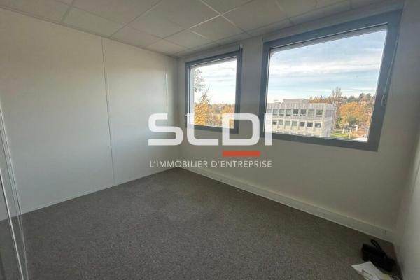 Bureaux A LOUER - DARDILLY - 345 m²