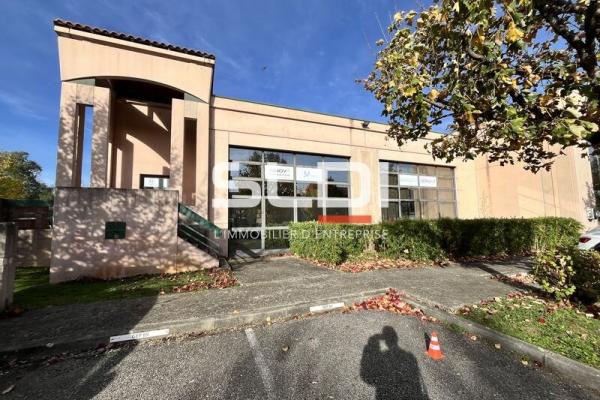 Bureaux A VENDRE OU A LOUER - BRON - 364 m²