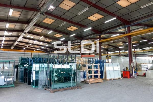 Locaux d'activités A LOUER - VAULX EN VELIN - 2 749 m²