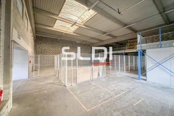 Locaux d'activités A VENDRE OU A LOUER - GENAS - 990 m²