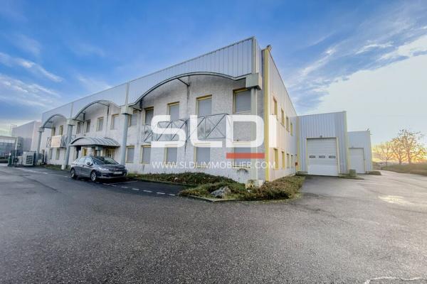 Locaux d'activités A VENDRE OU A LOUER - GENAS - 990 m²
