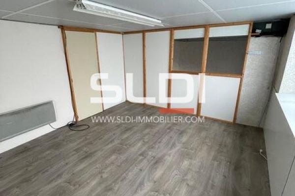 Locaux d'activités A LOUER - VILLEURBANNE - 407 m²