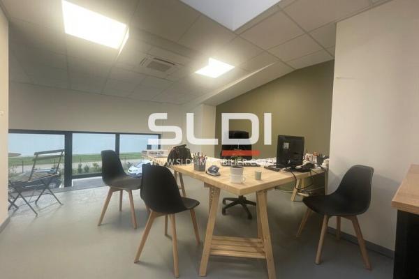 Locaux d'activités A VENDRE OU A LOUER - TREVOUX - 700 m²