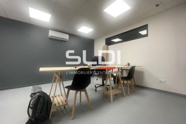 Activités A VENDRE - TREVOUX - 700 m²