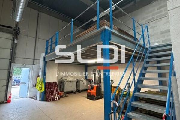 Locaux d'activités A LOUER - LYON - 205 m²