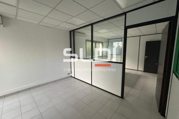 Locaux d'activités A VENDRE OU A LOUER - JASSANS RIOTTIER - 7 883 m²