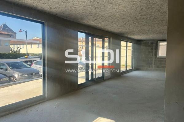 Commerces A LOUER - JASSANS RIOTTIER - 116 m²