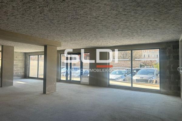 Commerces A LOUER - JASSANS RIOTTIER - 116 m²