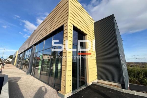 Commerces A LOUER - LIMAS - 434 m²