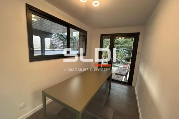 Bureaux A LOUER - CHAMPAGNE AU MONT D'OR - 94 m²