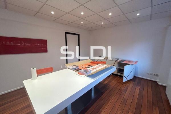 Bureaux A LOUER - CHAMPAGNE AU MONT D'OR - 94 m²