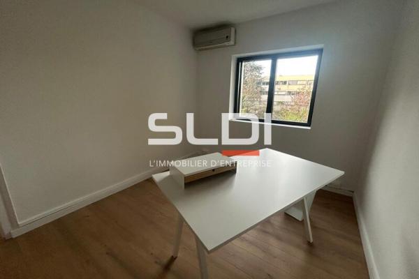 Bureaux A LOUER - CHAMPAGNE AU MONT D'OR - 94 m²