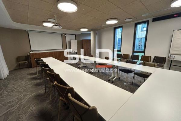  A LOUER - LIMONEST - 5 840 m²