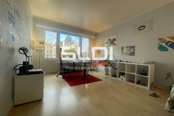 Bureaux A LOUER - LYON - 108 m²