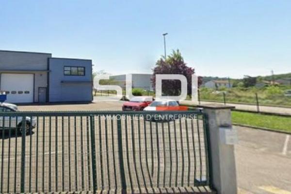 Locaux d'activités A LOUER - GRENAY - 400 m²