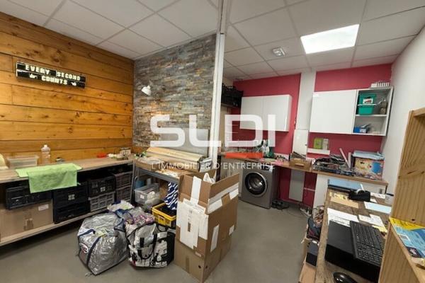 Commerces A LOUER - DIEMOZ - 81 m²