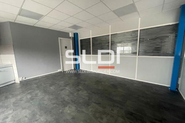 Locaux d'activités A LOUER - VOURLES - 670 m²