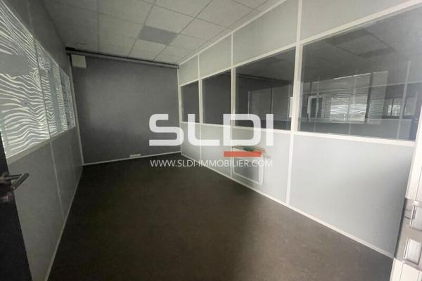 Locaux d'activités A LOUER - VOURLES - 670 m²
