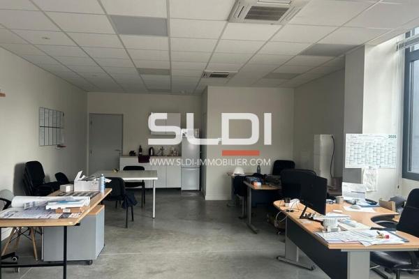 Locaux d'activités A LOUER - NEUVILLE SUR SAONE - 230 m²