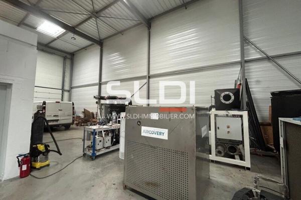 Locaux d'activités A LOUER - NEUVILLE SUR SAONE - 230 m²