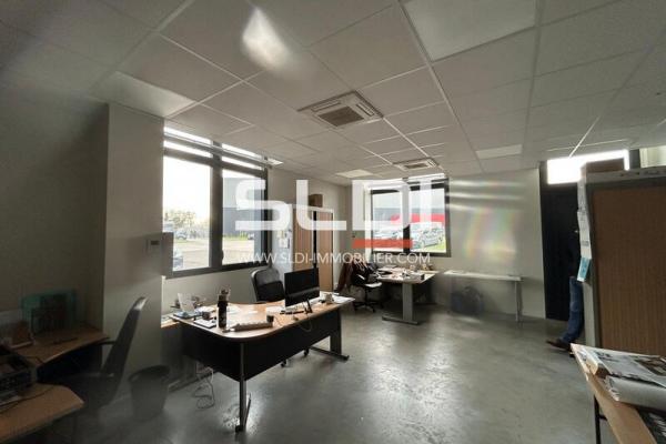 Locaux d'activités A LOUER - NEUVILLE SUR SAONE - 230 m²
