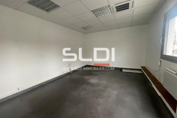 Locaux d'activités A LOUER - VOURLES - 350 m²