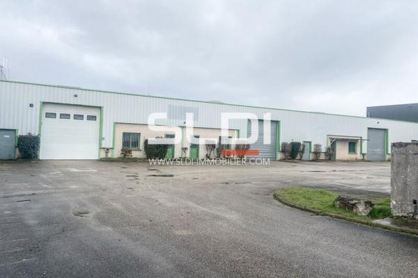 Locaux d'activités A LOUER - PUSIGNAN - 1 305 m²