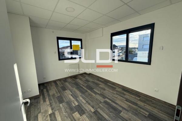 Bureaux A LOUER - HEYRIEUX - 77 m²