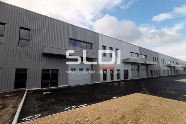 Locaux d'activités A LOUER - BOURGOIN JALLIEU - 286 m²