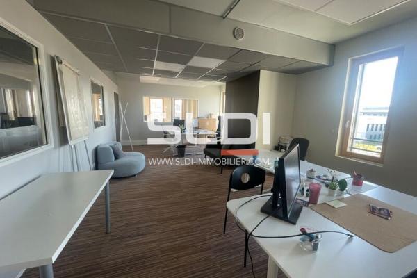 Bureaux A VENDRE - MEYZIEU - 1 178 m²
