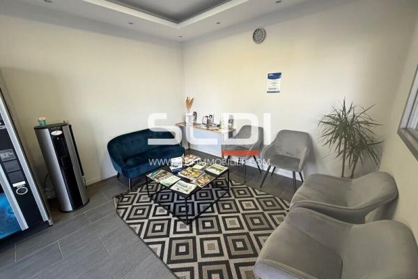 Locaux d'activités A LOUER - BOURGOIN JALLIEU - 600 m²