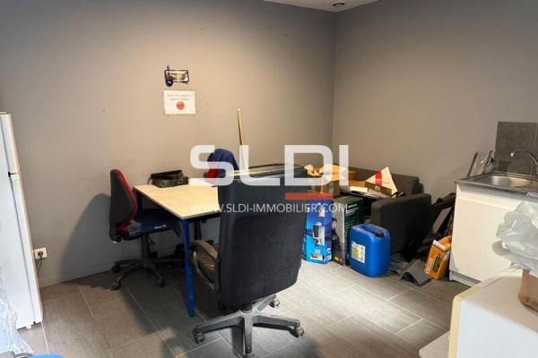 Locaux d'activités A LOUER - BOURGOIN JALLIEU - 600 m²